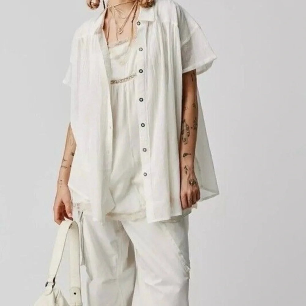 We the Free Float Away Relaxed Fit Blouse Small NWT - Picture 2 of 6